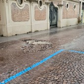 Un cittadino: &quot;Buche pericolose in via Mazzini: intervento urgente necessario&quot;