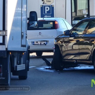 Biella, scontro tra auto, attenzione alla viabilità FOTO