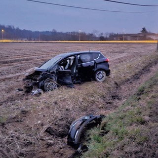 Grave incidente a Villanova Biellese: due auto si scontrano ed escono dalla carreggiata - Servizio di Angela Lobefaro per newsbiella.it