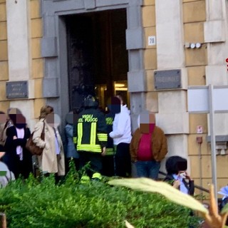 Evacuato il tribunale, Vigili del Fuoco sul posto