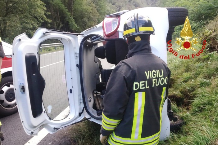 Incidente stradale a Balmuccia sulla Sp 299 , intervengono i Vigili del Fuoco