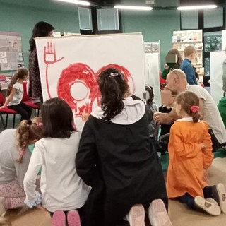 Vigliano, creatività e impegno ambientale: i bambini protagonisti al laboratorio di street art.