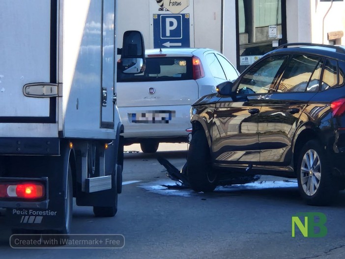 Biella, scontro tra auto, attenzione alla viabilità FOTO