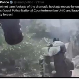 Ostaggi liberati a Gaza, l'irruzione degli agenti israeliani - Video