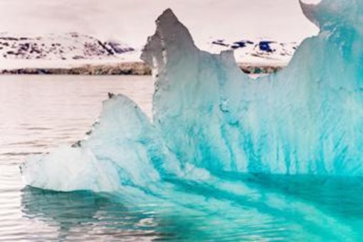 Nave da crociera contro iceberg: &quot;Noi come il Titanic&quot; - Video