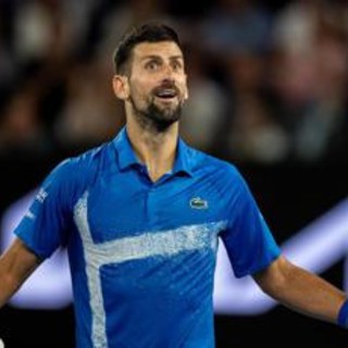 Djokovic non si allena: semifinale a rischio? E i media lo attaccano