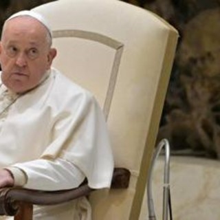 Papa, nuova sferzata ai parroci: &quot;Durante omelie la gente si addormenta&quot;