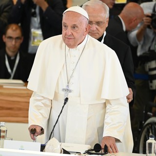 Il Papa ha la polmonite bilaterale, quadro resta complesso