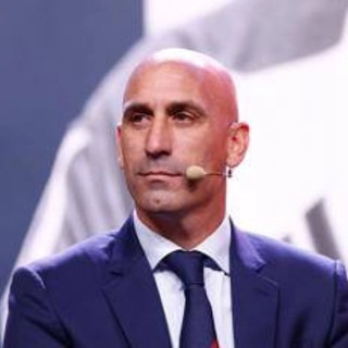 Rubiales condannato per il bacio a Hermoso: maxi multa da 10mila euro