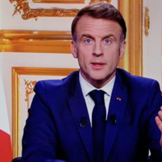 Francia, Macron: &quot;Nuovo premier nei prossimi giorni, resto presidente fino a fine mandato&quot;