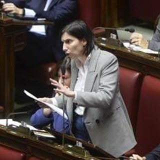 Santanchè, Schlein all'attacco di Meloni: &quot;Scappa ancora, fa finta di non conoscerla&quot;