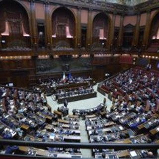Parlamento come un ring, cronache e diari di tumulti e scontri in Aula