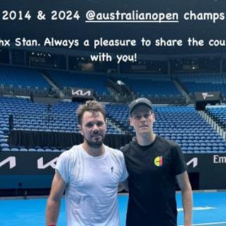 Sinner si allena con Wawrinka: &quot;Grazie Stan, un onore condividere il campo con te&quot;