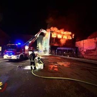 Incendio Inalca a Reggio Emilia, nello stabilimento amianto e cibo putrefatto