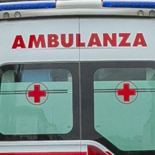 Incidente sul lavoro a Fontaniva, operaio muore schiacciato da catasta di tronchi