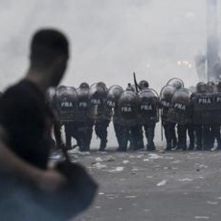 Argentina, scontri a Buenos Aires in manifestazione contro riforme Milei