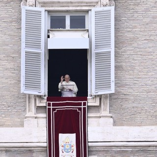 Papa “Agire con ogni mezzo per soccorrere popolazione stremata Gaza”
