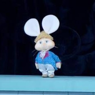 Sanremo 2025, Topo Gigio: la storia del celebre pupazzo che duetta con Lucio Corsi