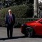 Trump compra una Tesla da Musk: &quot;Ma non la posso guidare&quot;