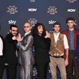 X Factor accende i motori con il primo live, eliminati i Dimensione Brama