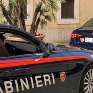 Siracusa, tentano di violentare 54enne e la colpisco con calci e pugni: arrestati due 20enni